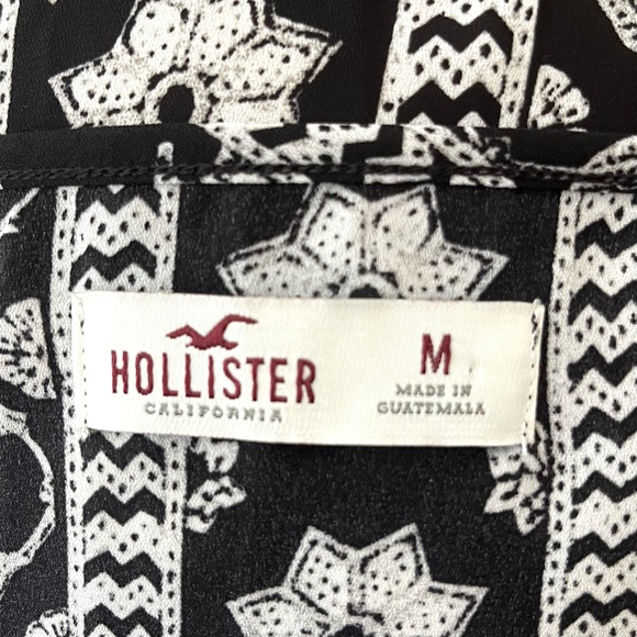 Hollister~ Women’s Spaghetti Strap Blouse-Size M-Black and White - Picture 9 of 10